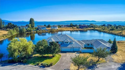 Property building, Bird's eye view