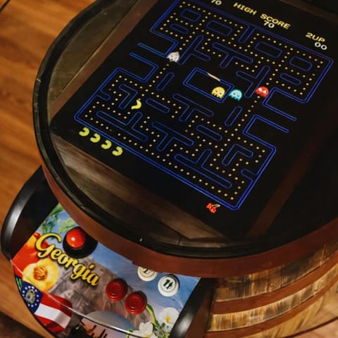 Game Room, Entertainment