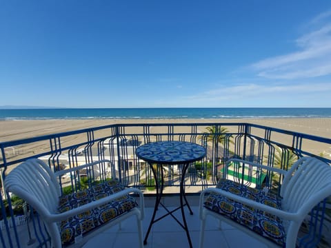 Balcony/Terrace, Balcony/Terrace, Beach, Sea view, Lunch