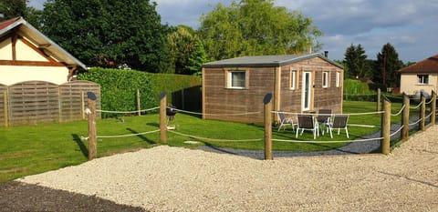 Property building, Spring, Day, Garden