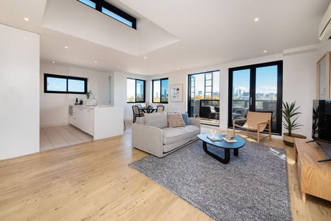 Seating area, kitchen