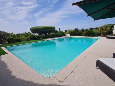 Villa 5 pièces avec piscine et vue mer à Grimaud - FR-1-780-79 House in Grimaud
