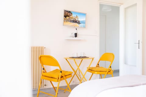 Living room, Seating area, Dining area, Bedroom