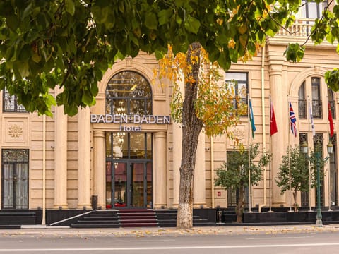 Property building, Facade/entrance, Day