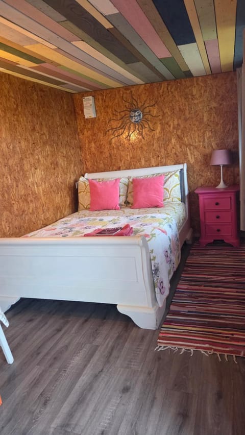 Sunrise Cabin Cabin in England