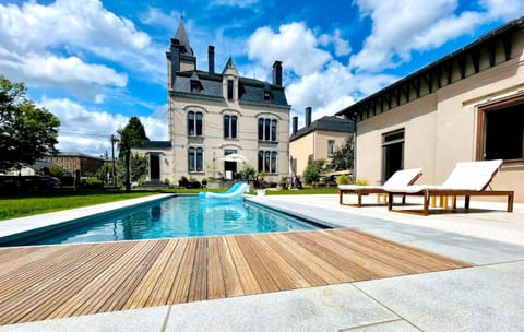 Property building, Day, Garden, Balcony/Terrace, Garden view, Pool view, Swimming pool, sunbed