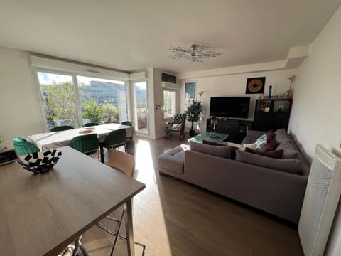 Communal lounge/ TV room, Seating area, Dining area