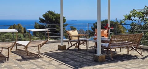 Natural landscape, Balcony/Terrace, Dining area, Sea view