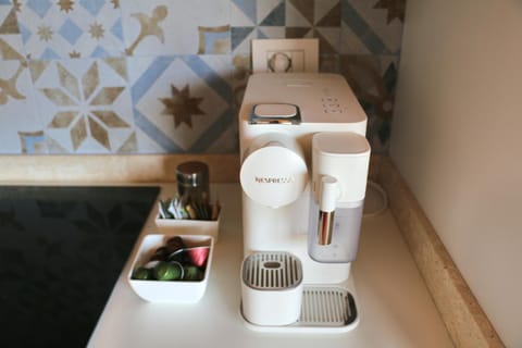 Coffee/tea facilities, Kitchen or kitchenette