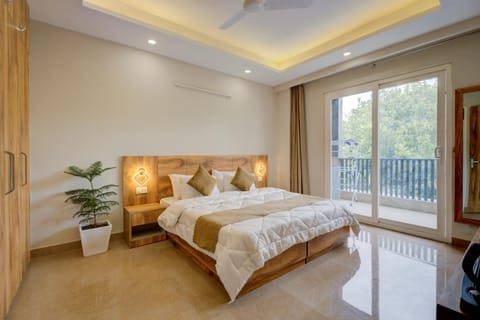 Bed, View (from property/room), Balcony/Terrace, Photo of the whole room, Bedroom