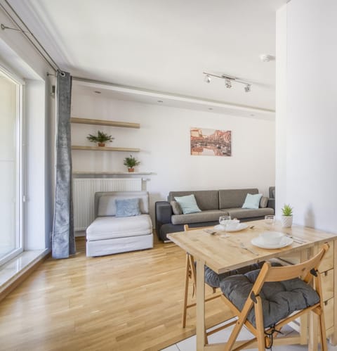 Communal lounge/ TV room, Living room, Dining area