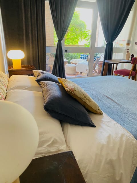Bed, Photo of the whole room