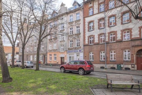 Neighbourhood, Parking