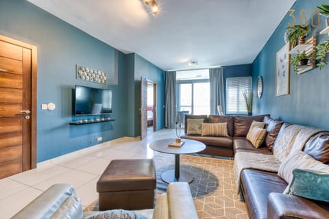 Communal lounge/ TV room, TV and multimedia, Living room, Seating area, Evening entertainment