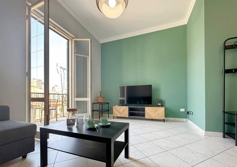 Communal lounge/ TV room, TV and multimedia, Living room, Seating area, Evening entertainment