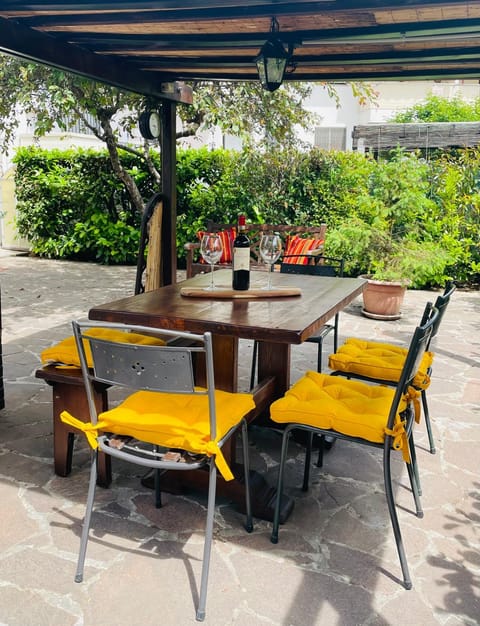 Garden, Dining area, Garden view