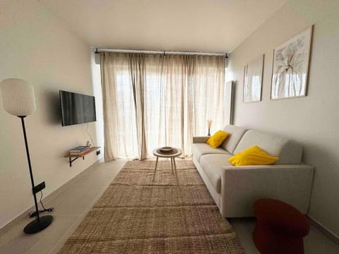 Superb loft terrace Suresnes Minimum 30 nights Apartment in Puteaux