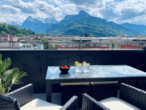 Natural landscape, View (from property/room), Balcony/Terrace, Balcony/Terrace, Dining area, Mountain view