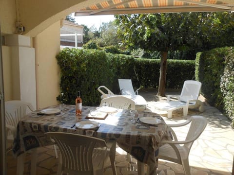 Patio, Garden view