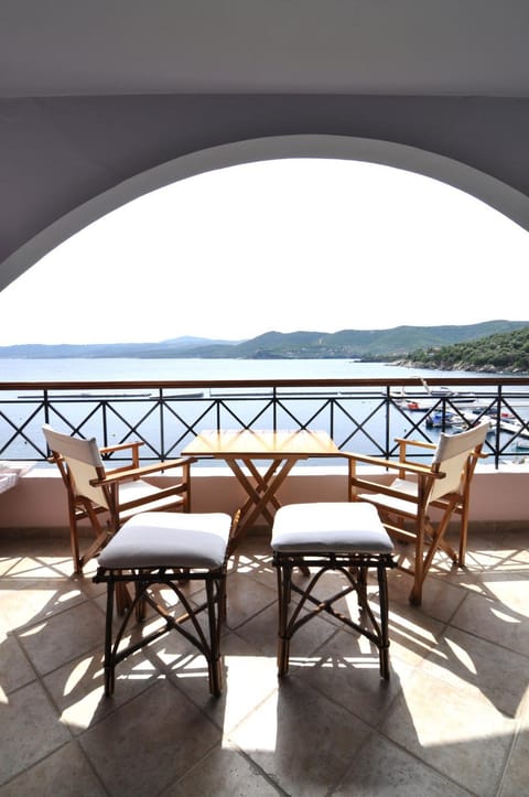 Patio, Day, View (from property/room), Balcony/Terrace, Seating area, Sea view