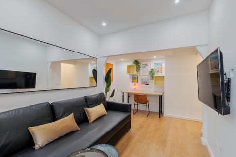 TV and multimedia, Living room, Seating area