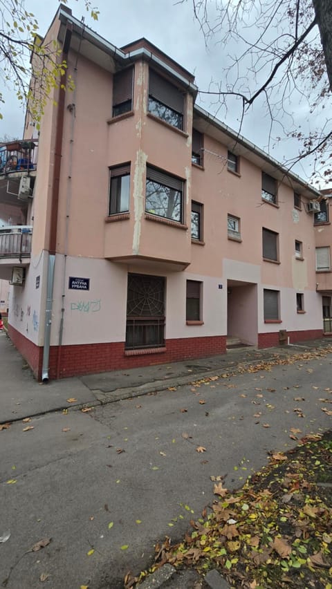 Studio Apartman Medonis Apartment in Novi Sad