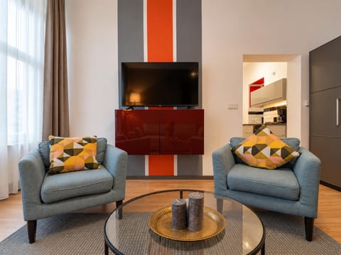 TV and multimedia, Living room, Seating area