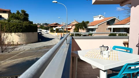 Palme 14 - Marcelli, bilocale con terrazzino, Residence Le Palme Apartment in Marcelli