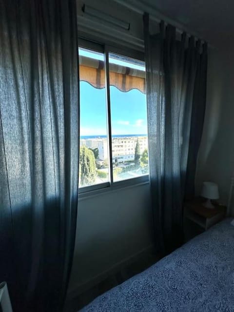 Joli 2 pièces - Proche aéroport - Terrasse vue mer Apartment in Nice