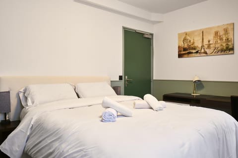 LE PADIRAC Hotel in Paris