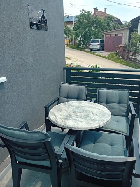 Patio, Balcony/Terrace, Seating area