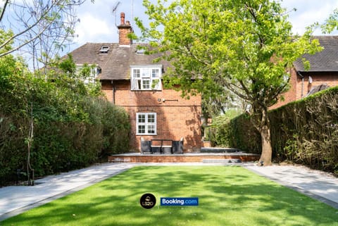 Property building, Spring, Day, Natural landscape, Garden, Garden view