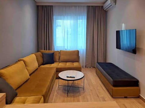 ROYAL BLUE GRAND Suite No 4 Piraeus Port Apartment in Pireas