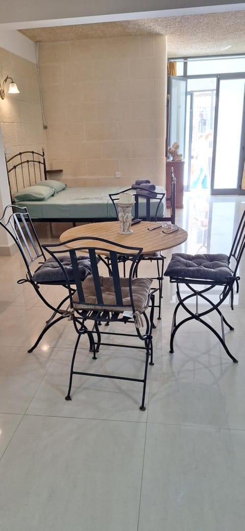 Studio Flat near Sea Apartment in Munxar