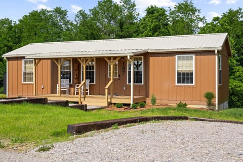 The Lodges at Eden Reserve - Pet Friendly Cabins Near Ark Cabin in Williamstown