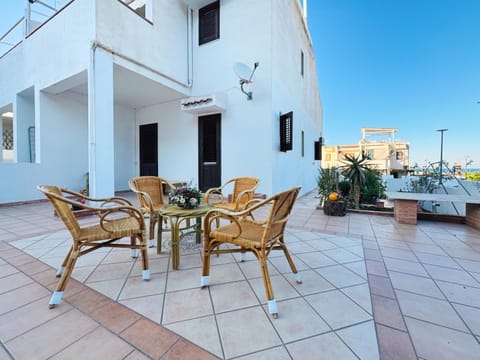 Property building, Day, View (from property/room), Balcony/Terrace