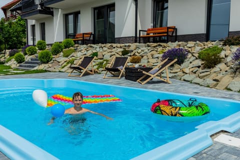 Swimming pool, Swimming pool
