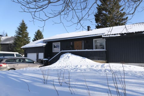 G29 sokkelleilighet sentralt i Tromsø, ca. 50kvm. Apartment in Tromso