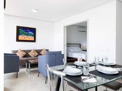 Bed, Living room, Photo of the whole room, Seating area, Dining area, Street view, Quiet street view