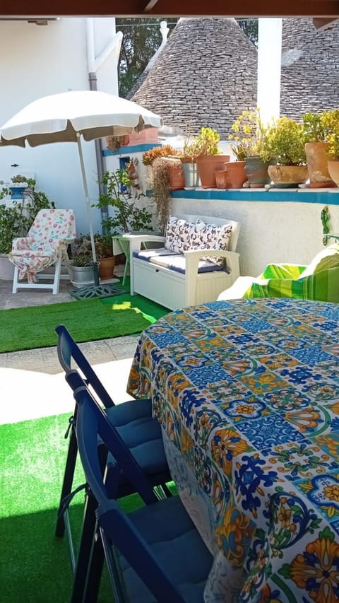 Patio, Seating area, Dining area