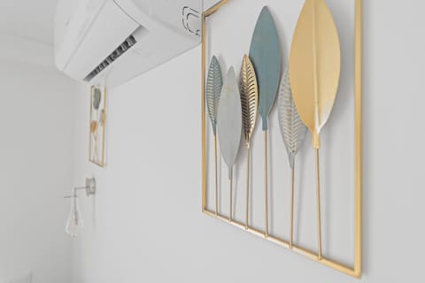 Decorative detail, internet, air conditioner