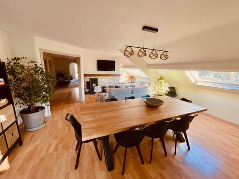 Living room, Dining area