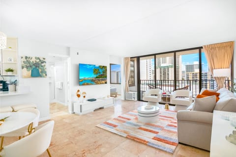 TV and multimedia, Living room, Dining area, City view, Sea view