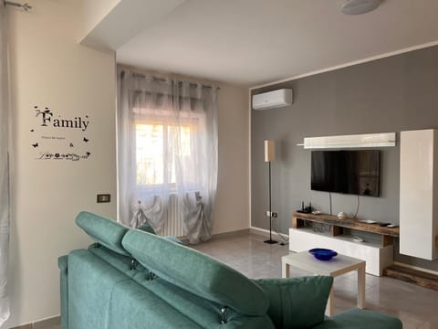 TV and multimedia, Living room, air conditioner
