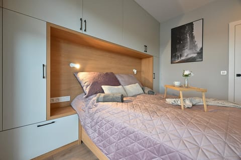Bed, Bedroom, wardrobe