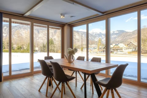 Day, Natural landscape, Winter, Dining area, Mountain view