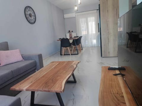 TV and multimedia, Living room, Dining area, kitchen