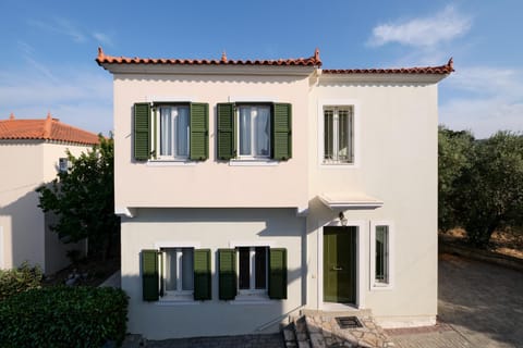 Property building, Day