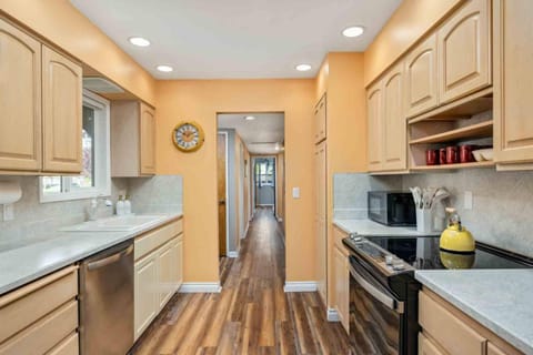 Jim and Shirley's Cukoo's Nest House in Hillsboro