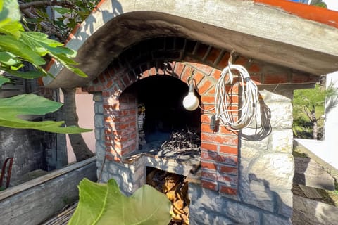 Patio, BBQ facilities